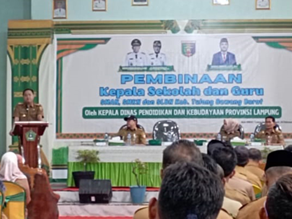 Pembinaan Kepala Sekolah dan Guru oleh Kepala Dinas Pendidikan dan Kebudayaan Provinsi Lampung