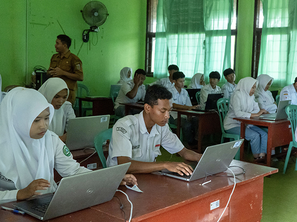 Siswa Kelas XII SMKN 1 Tulang Bawang Tengah Asah Kemampuan Hadapi Seleksi PTN Melalui Latihan Aksi Jihan